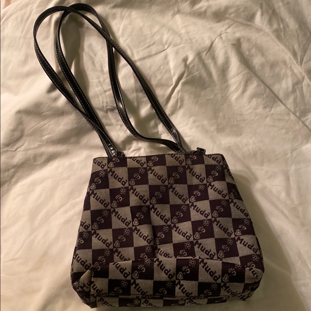 Mudd Brown Shoulder Bag with Elegant Design